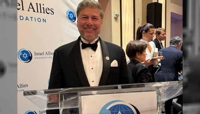Joel Engel na premiação da Israel Allies Foundation. (Foto: Ministério Engel)