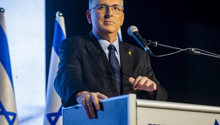 O ministro das Relações Exteriores de Israel, Gideon Saar. (Foto: Wikimedia Commons/DedaSasha).