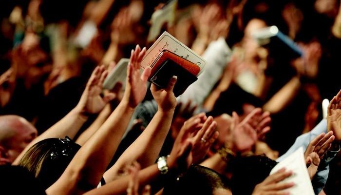 Culto evangélico (Imagem: Canva Pro)