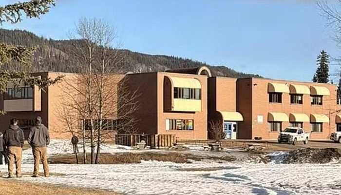 Escola SecundÃ¡ria Tumbler Ridge, CanadÃ¡ (Foto: ReproduÃ§Ã£o)