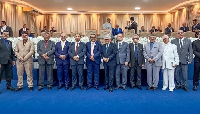 Registro oficial da Mesa Diretora presente na AGO, homenageada no encerramento da nossa Assemble