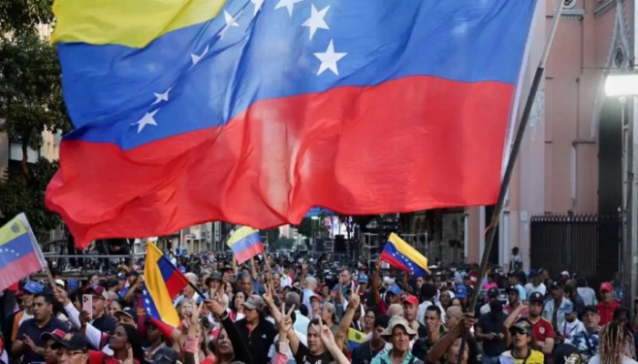 População da Venezuela nas ruas (Foto: Reprodução)